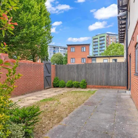 Chic & Serene- City Retreat With Free Parking- Games- Wifi * Birmingham