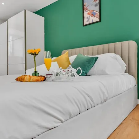 Chic & Serene- City Retreat With Free Parking- Games- Wifi Semesterbostad